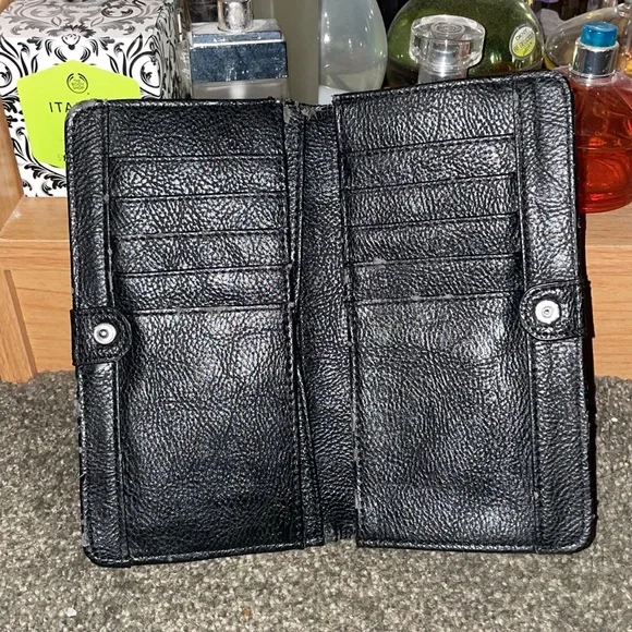 Bench Wallet - Picture 3 of 8